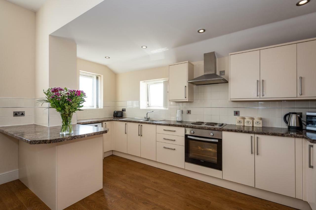 Waterview Deluxe Apartments Barrow-in-Furness Bagian luar foto